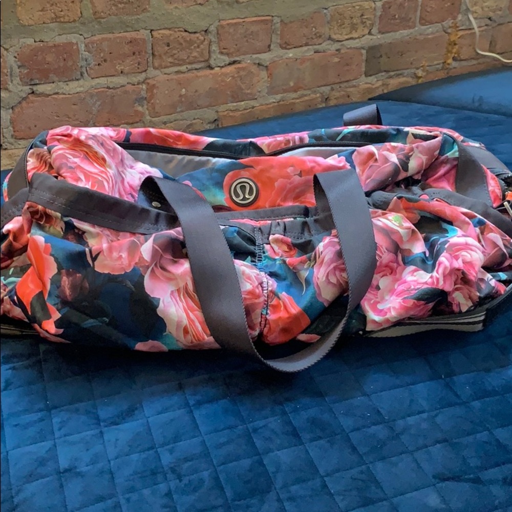 Lululemon bag